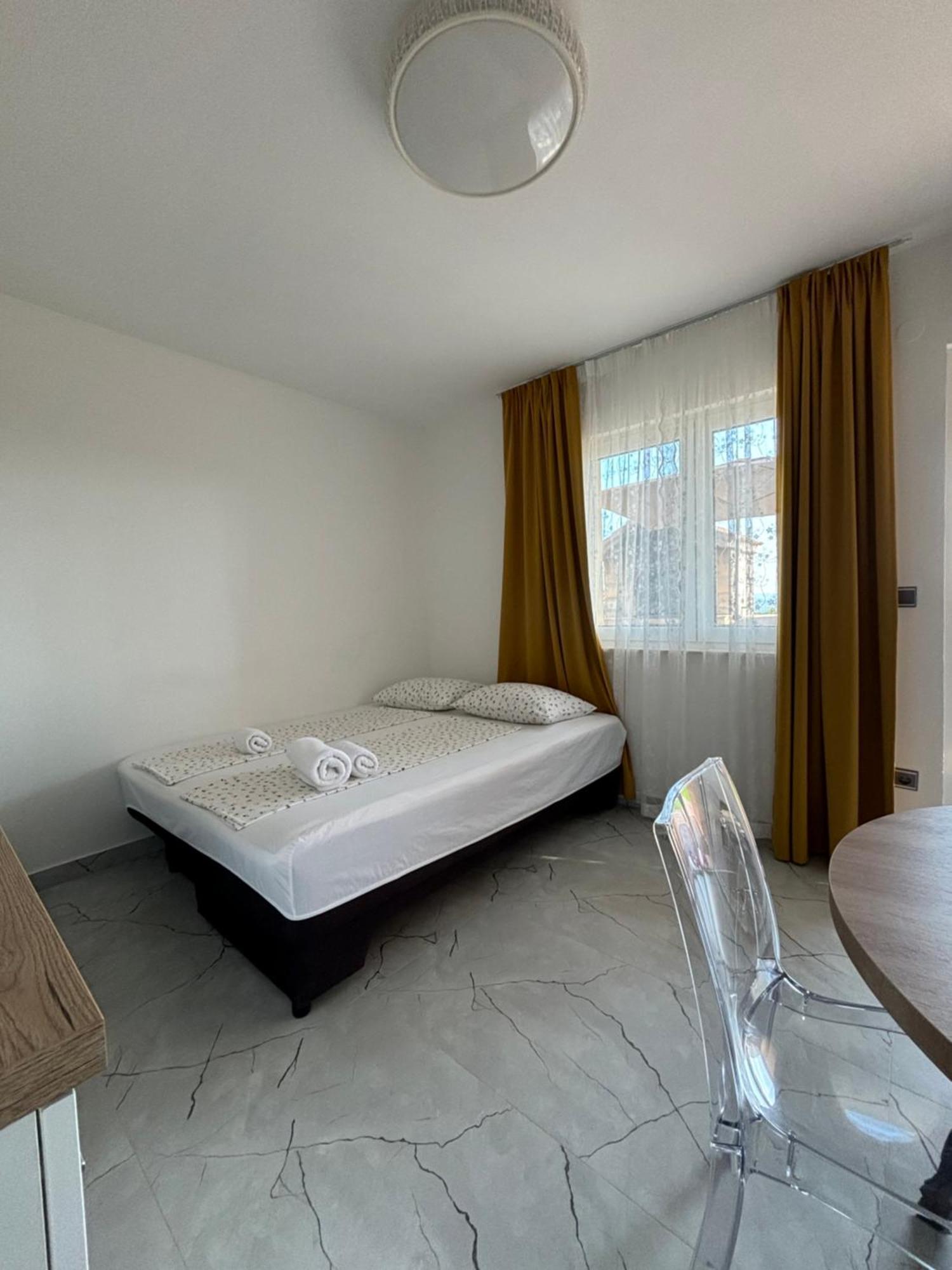 Apartments One Palm Подстрана Экстерьер фото