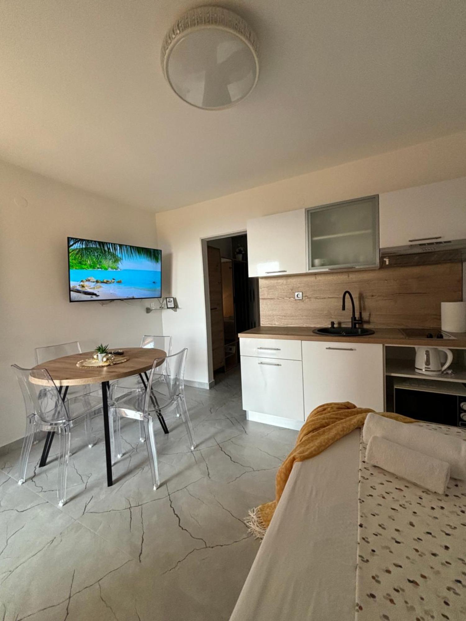 Apartments One Palm Подстрана Экстерьер фото